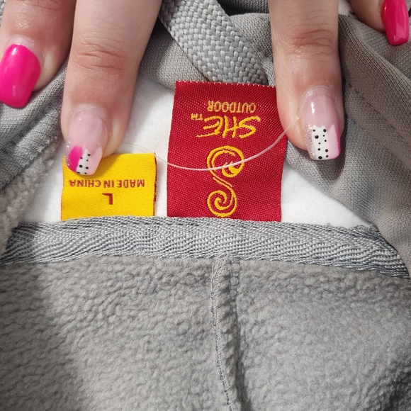 SHE Women's Tundra New Hoodie - Picture 2 of 3